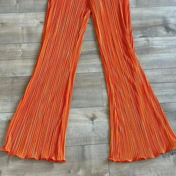 Showpo Beca Plisse Pants Flared Pleated Bright Orange Sz 4 - Picture 5 of 7